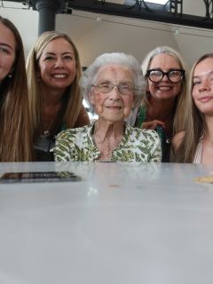 Eve  Lisa  Nan  me  Isla